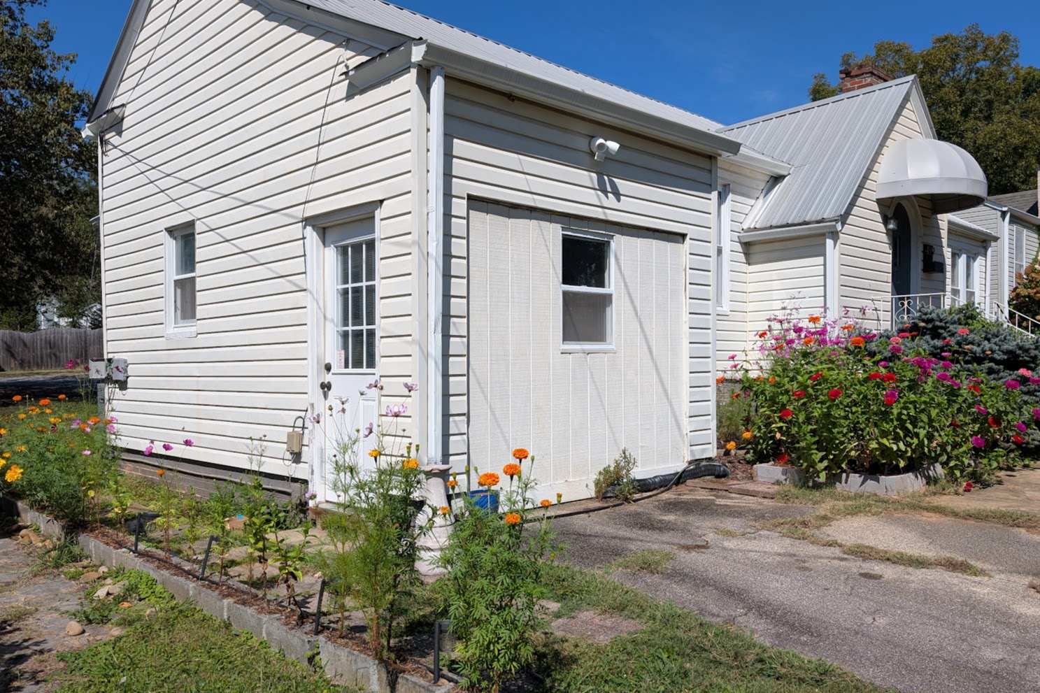 Side door entrance to Appalachia Wellness